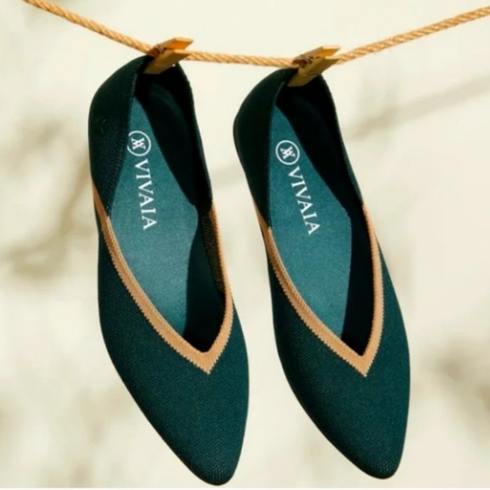 VIVAIA Vienna Pointy Flats Pointed-Toe V-Cut Flats Green Peacork 9.5